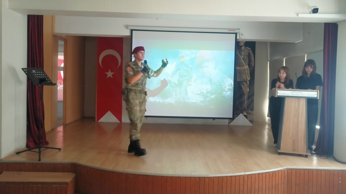 15 Temmuz 2016 günü yaşanan darbe girişiminin aziz milletimiz tarafından başarısızlığa uğratılmasının yıl dönümü, okulumuz konferans salonunda yapıldı.